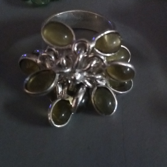 Jewelry - Picture 5 of 7